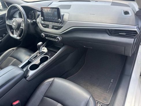 Used 2024 Nissan Altima 2.5 SR FWD image 10