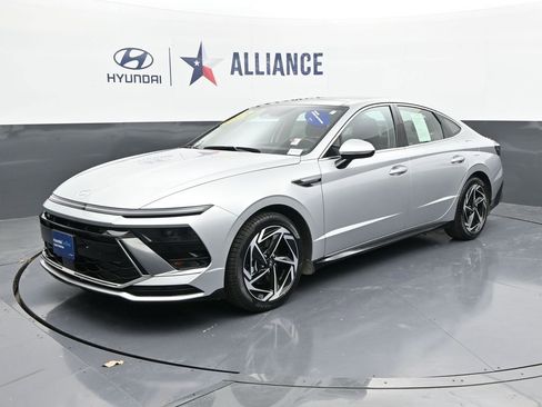 Certified 2025 Hyundai Sonata SEL image 1