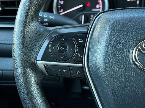 Used 2021 Toyota Camry LE image 28