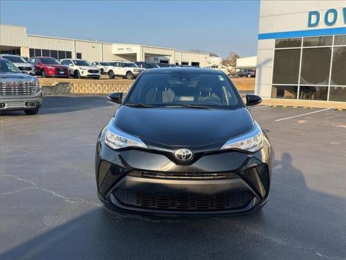 Used 2021 Toyota C-HR LE image 3