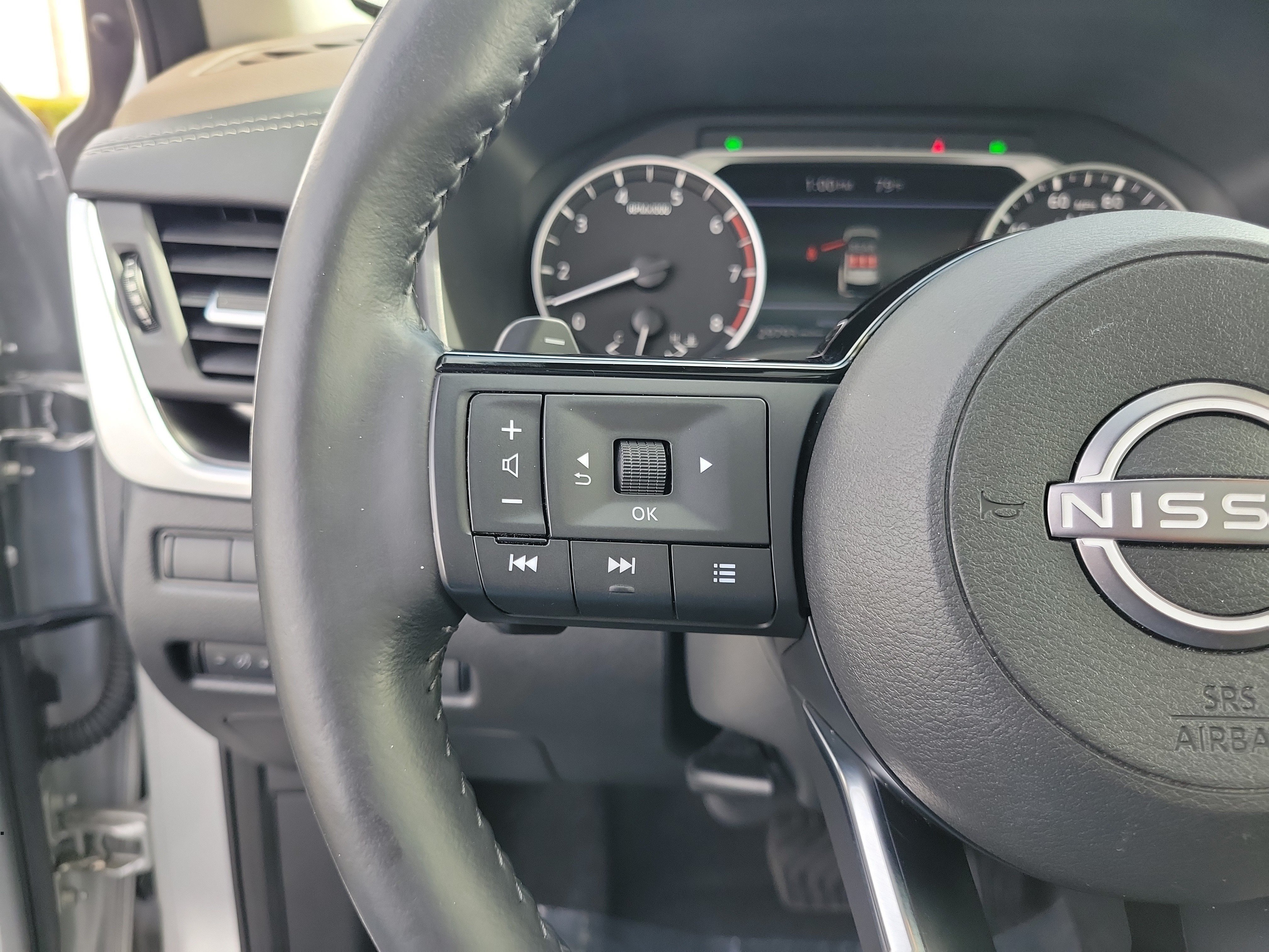 Used 2023 Nissan Rogue SV w/ SV Premium B Package AWD/4WD image 22