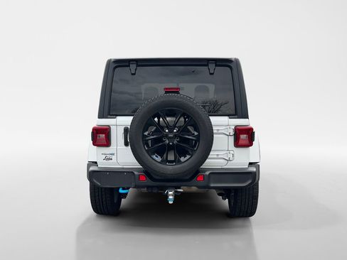 Used 2023 Jeep Wrangler Unlimited Sahara image 5