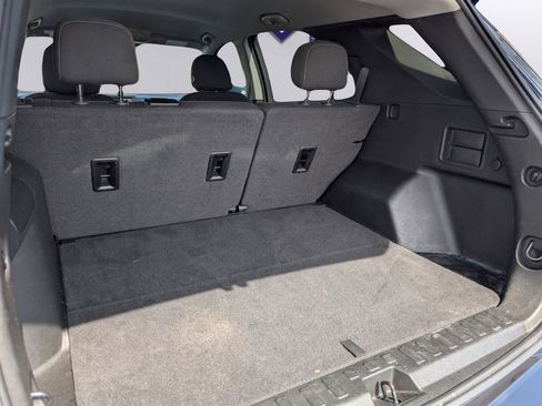 Used 2021 Chevrolet Equinox LT image 27