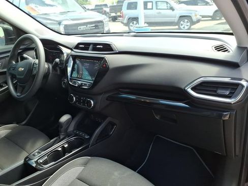 Used 2023 Chevrolet TrailBlazer LT w/ Convenience Package FWD image 16