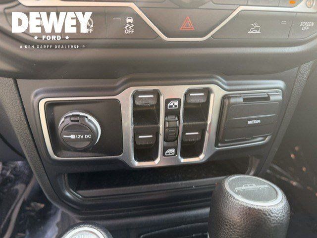 Used 2020 Jeep Gladiator Sport w/ Quick Order Package 24S AWD/4WD image 19