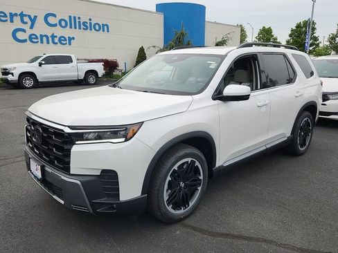 New 2026 Honda Pilot Touring image 3