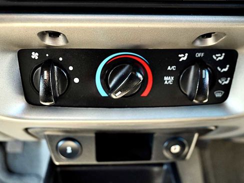 Used 2011 Ford Ranger XLT image 17