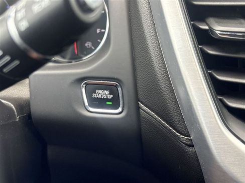 Used 2023 GMC Acadia SLT w/ Elevation Edition AWD/4WD image 17