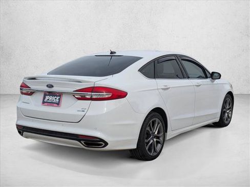 Used 2017 Ford Fusion SE image 5