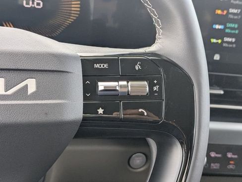 New 2027 Kia Carnival LX FWD image 28
