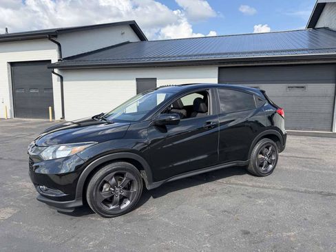 Used 2018 Honda HR-V EX image 2