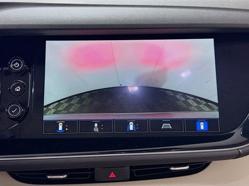 Used 2023 Buick Envision Avenir image 3