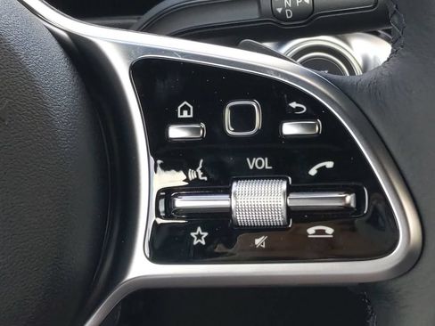 Used 2022 Mercedes-Benz GLB 250 4MATIC image 22