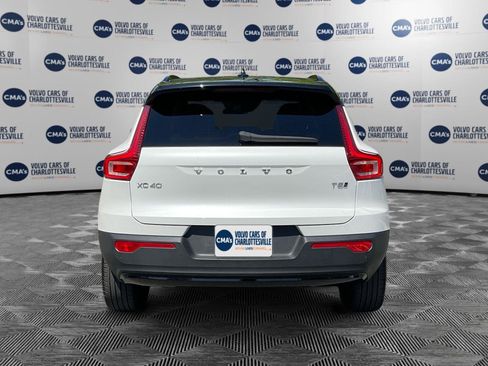 Used 2022 Volvo XC40 T5 R-Design AWD/4WD image 4