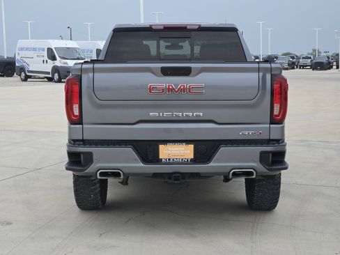 Used 2022 GMC Sierra 1500 AT4 w/ AT4 Premium Package AWD/4WD image 6