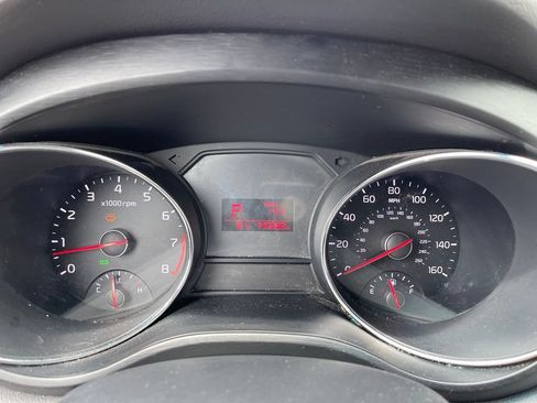 Used 2018 Kia Sedona LX FWD image 7