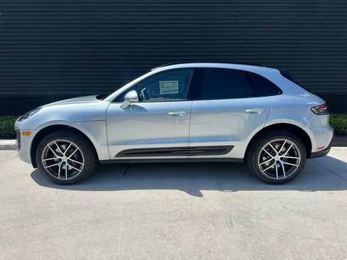 Used 2026 Porsche Macan AWD/4WD image 2