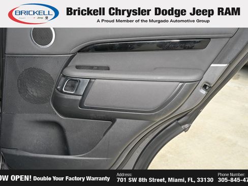 Used 2019 Land Rover Discovery SE AWD/4WD image 12