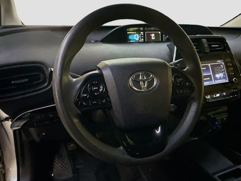 Used 2022 Toyota Prius LE FWD image 17