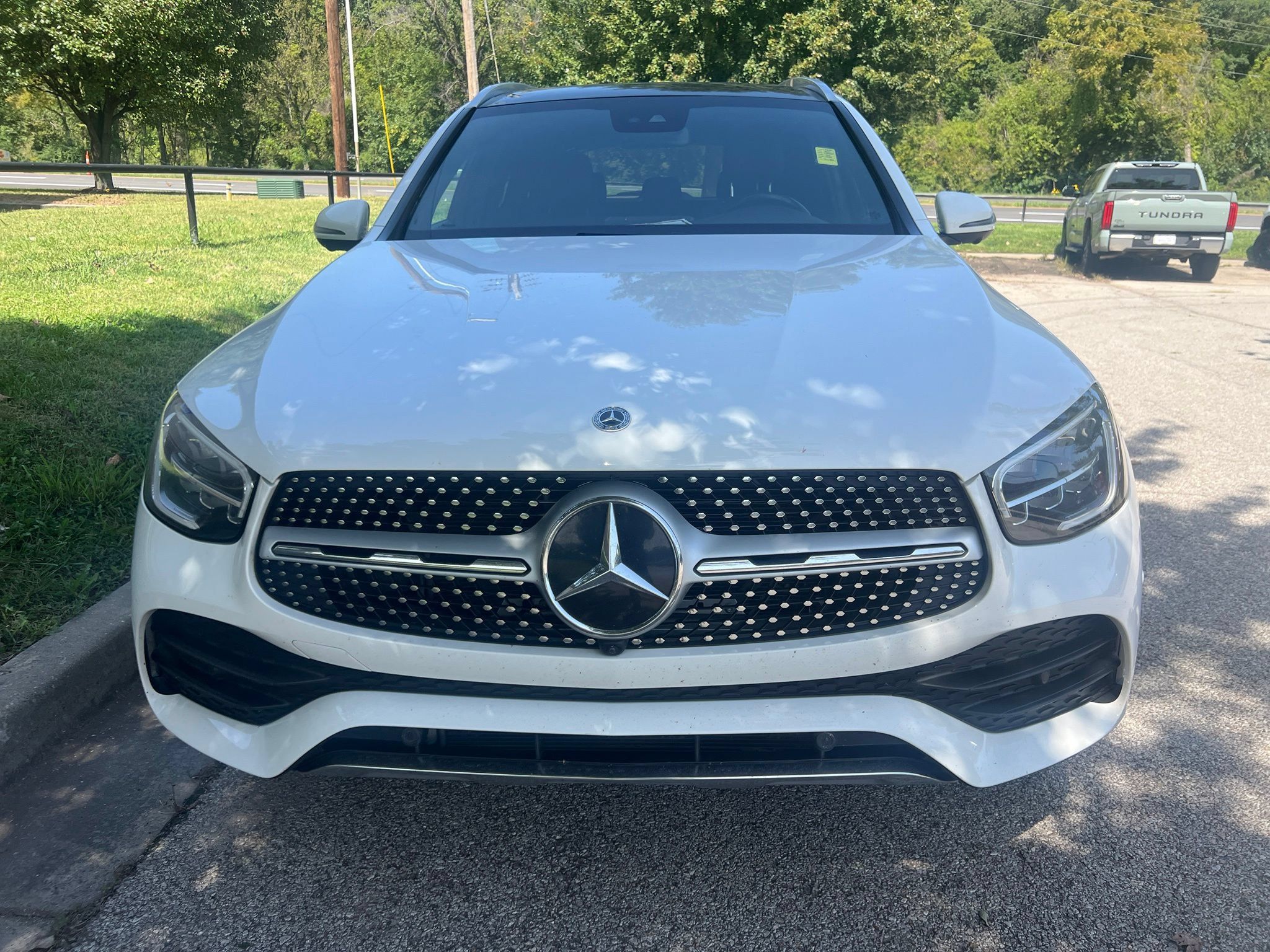 Used 2021 Mercedes-Benz GLC 300 4MATIC image 2