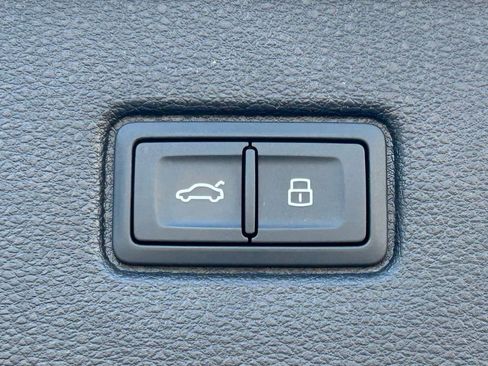 Used 2023 Audi Q7 3.0T Prestige image 60