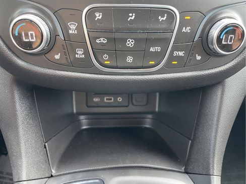 Used 2024 Chevrolet Equinox RS w/ RS Leather Package AWD/4WD image 29