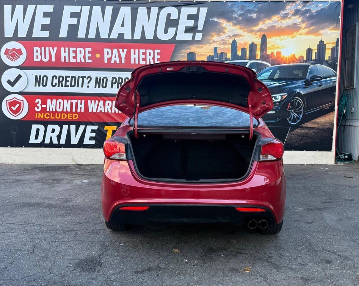 Used 2014 Hyundai Elantra FWD image 16