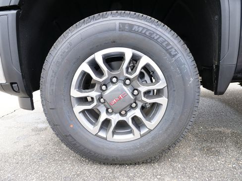 New 2025 GMC Sierra 2500 SLT w/ SLT Convenience Package image 15