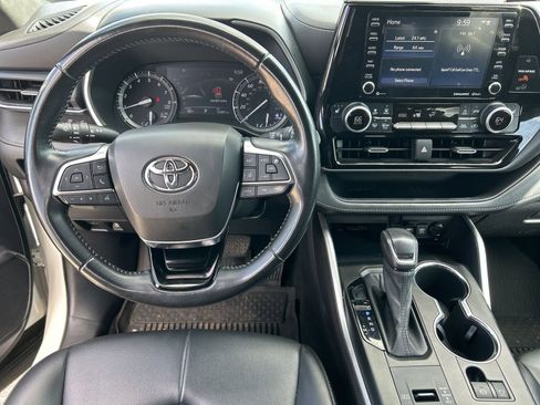 Used 2021 Toyota Highlander XSE FWD image 23