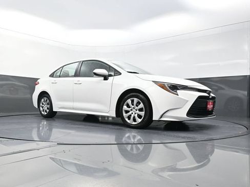 Used 2024 Toyota Corolla LE FWD image 30