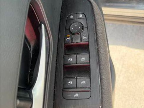 Certified 2025 Nissan Kicks SV w/ Charging Package FWD image 23