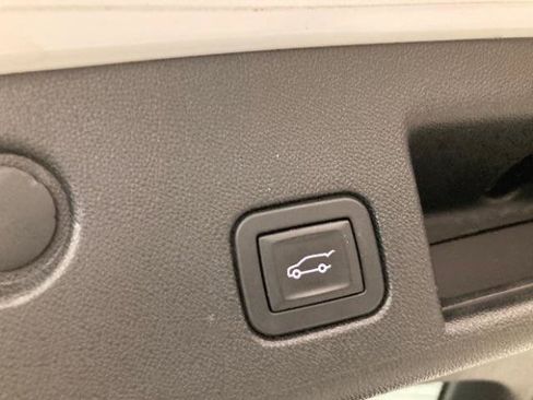Used 2019 Chevrolet Equinox LT AWD/4WD image 34