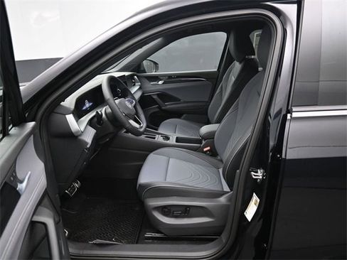 New 2026 Volkswagen Tiguan SE R-Line image 9