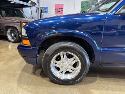 Used 2002 Chevrolet Blazer LS w/ Preferred Equipment Group image 98