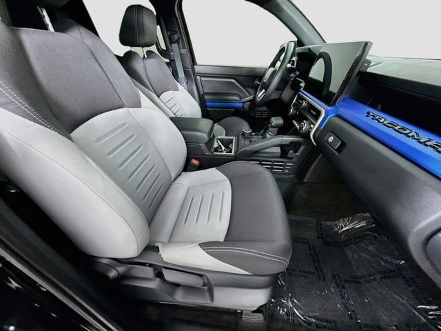 Certified 2025 Toyota Tacoma TRD Off-Road AWD/4WD image 27