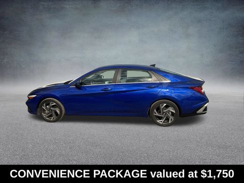 Used 2024 Hyundai Elantra SEL w/ Convenience Package FWD image 2
