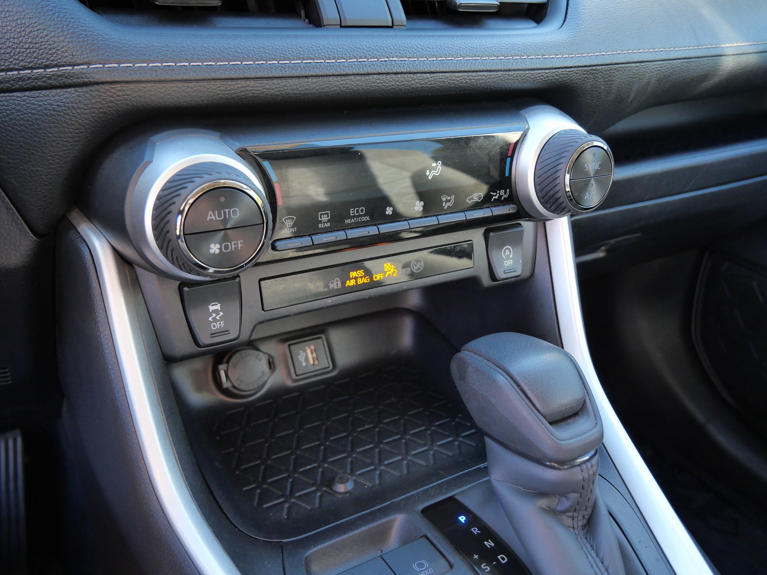 Certified 2025 Toyota RAV4 XLE AWD/4WD image 24