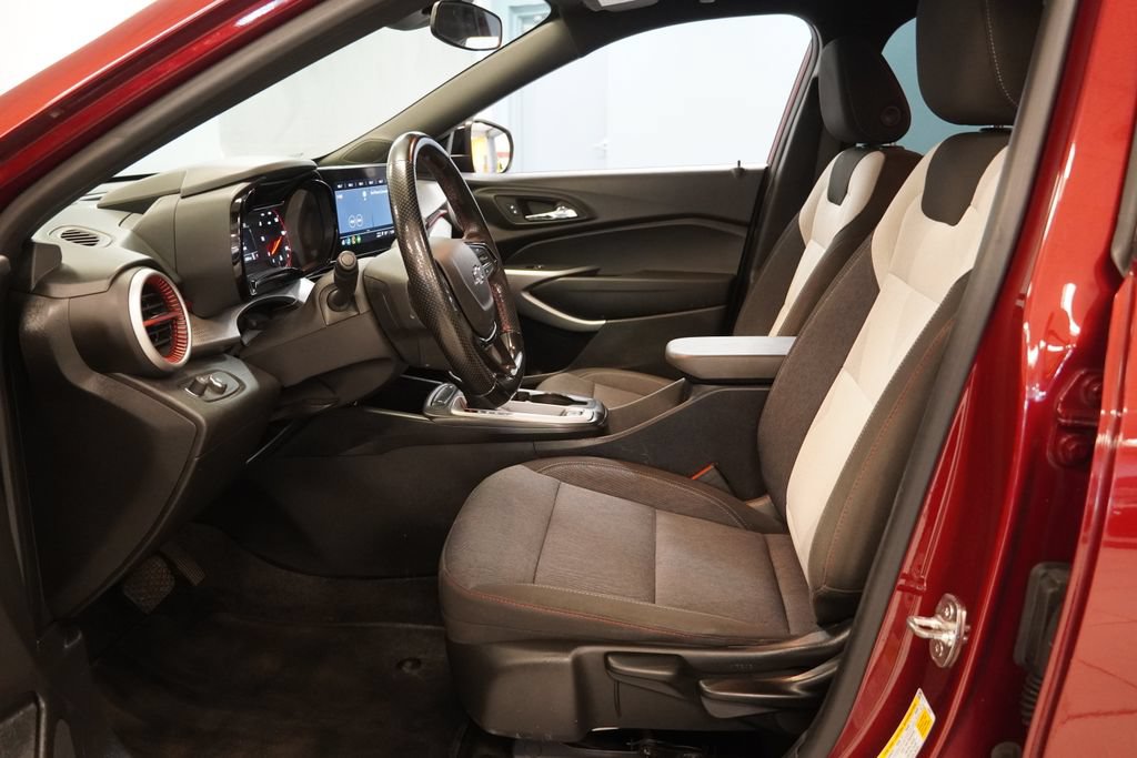 Used 2024 Chevrolet Trax RS FWD image 5