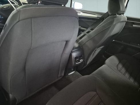 Used 2020 Ford Fusion SE FWD image 26