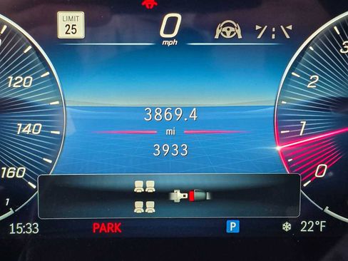 Used 2025 Mercedes-Benz GLS 580 4MATIC image 27