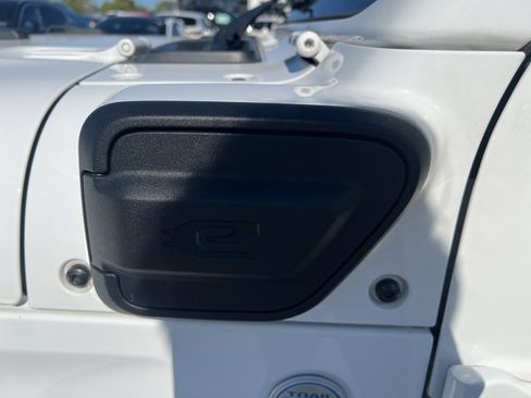 Used 2023 Jeep Wrangler Unlimited Sahara w/ Cold Weather Group image 9