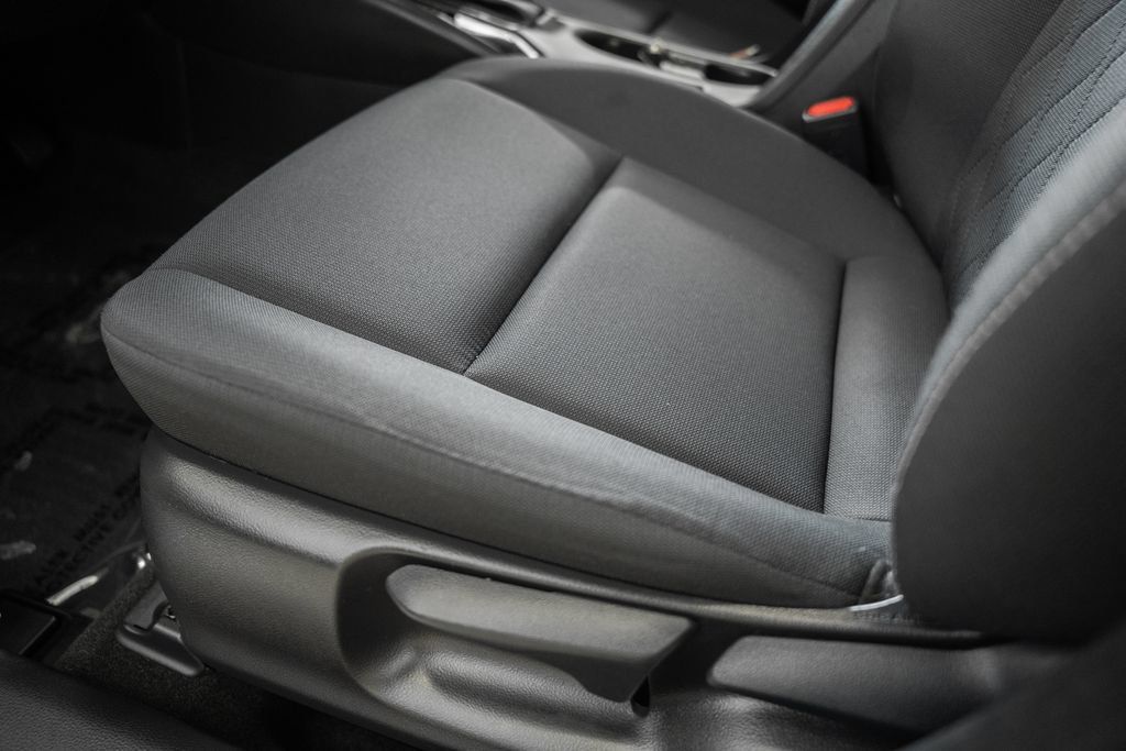 Used 2025 Toyota Corolla LE w/ LE Premium Package FWD image 31