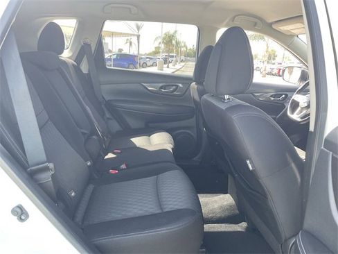 Used 2020 Nissan Rogue SV image 26