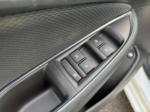 Used 2018 Chevrolet Cruze LT image 19