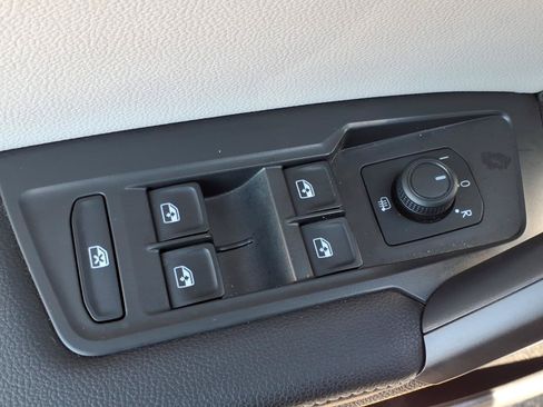 Certified 2023 Volkswagen Tiguan S FWD image 16
