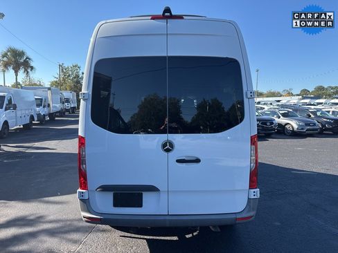 Used 2022 Mercedes-Benz Sprinter 1500 image 6