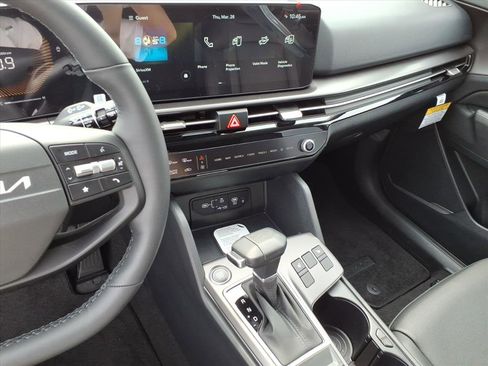 New 2026 Kia Sportage EX image 25