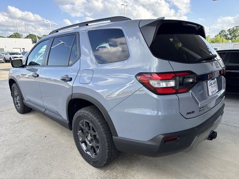 New 2026 Honda Pilot TrailSport image 7
