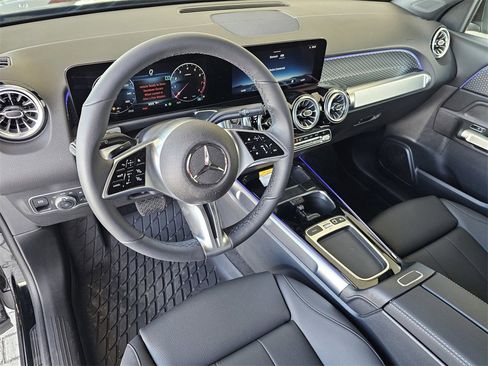 Used 2025 Mercedes-Benz GLB 250 image 14