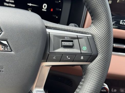 New 2025 Mitsubishi Outlander SEL image 23